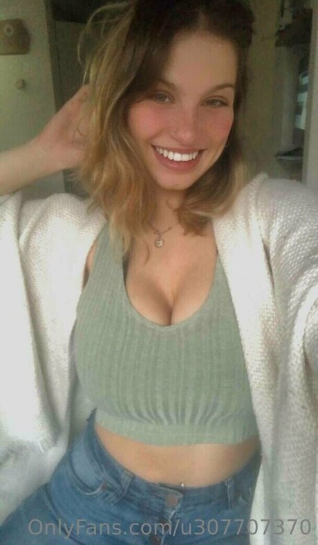 Leasanz  nude leaked OnlyFans photo