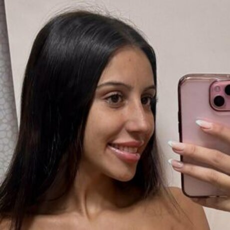 Naken läckt OnlyFans-bild av Olivia Valentina