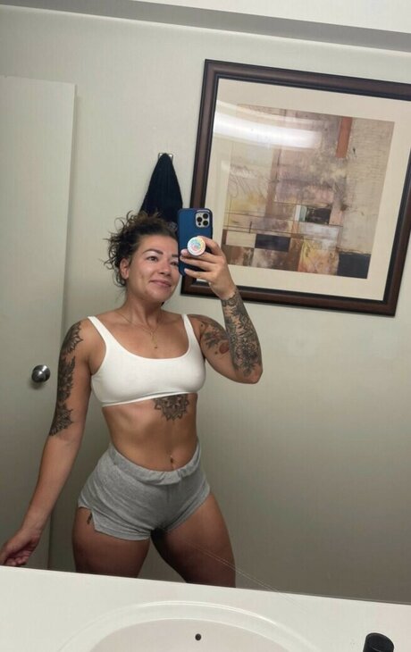 Alaston vuotanut OnlyFans-kuva Hopemfnoe