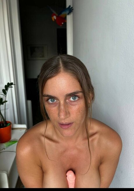 Nahá fotka uniklých OnlyFans od Oruzan