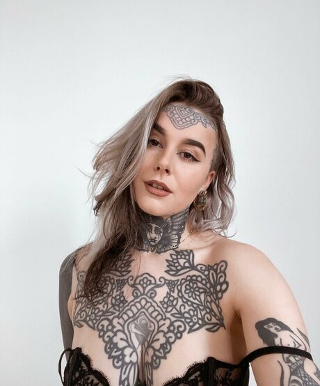Naken läckt OnlyFans-bild av Divinementbon
