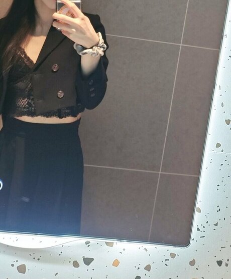 Nahá fotka uniklých OnlyFans od Suyeoniiii