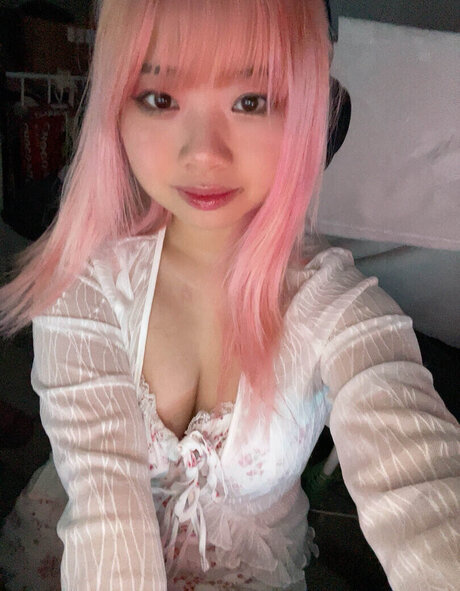 Naken läckt OnlyFans-bild av Seireals