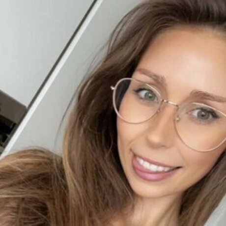 Naakte gelekte OnlyFans-foto van Eloise Head