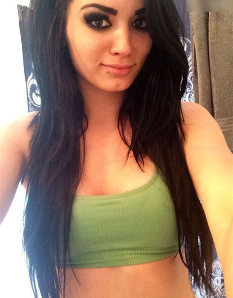 Foto di nudo di fuga di OnlyFans di Sarayajade Bevis