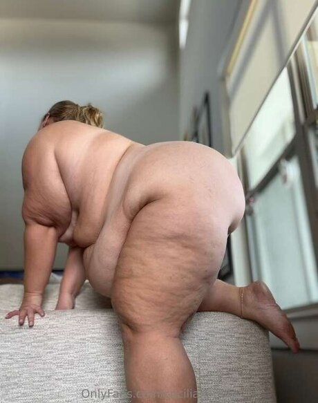 Emily (ceciliaxemily)