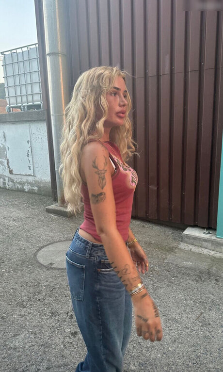 Loredana Zefi