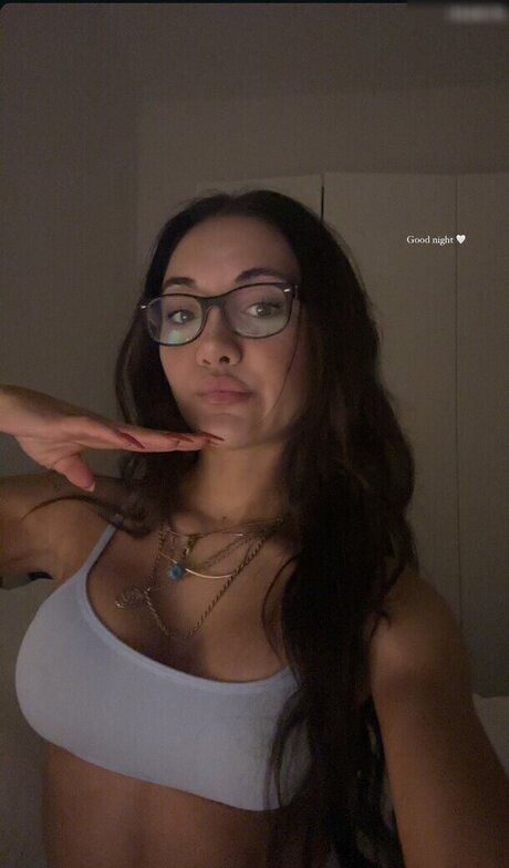 Nacktes geleaktes OnlyFans-Foto von Merve Zkan