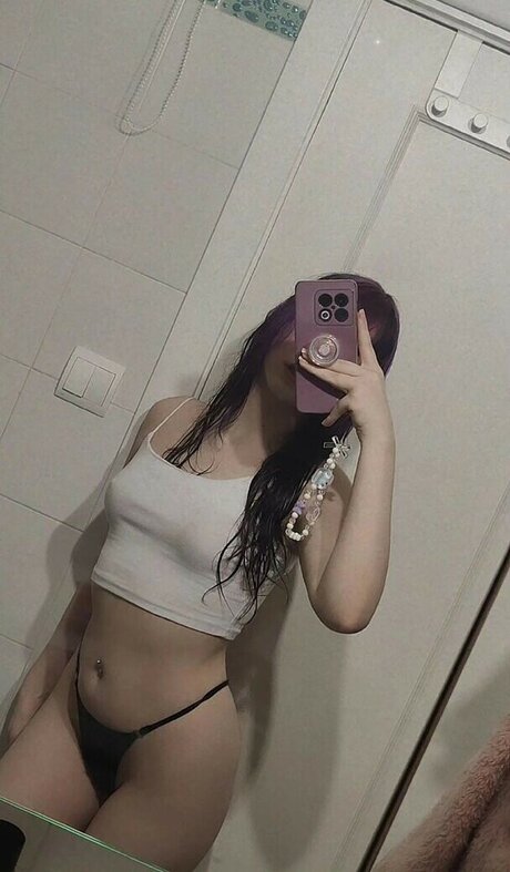 Foto di nudo di fuga di OnlyFans di Theakaleina