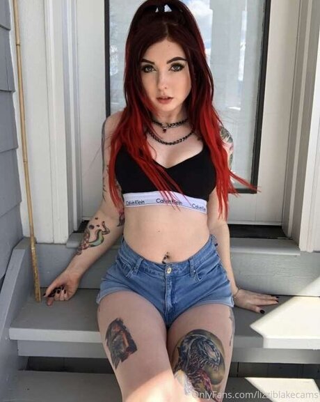 Lizzi Blake