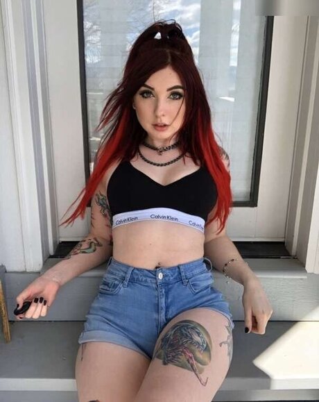 Lizzi Blake