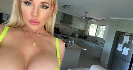 Savannah Bond