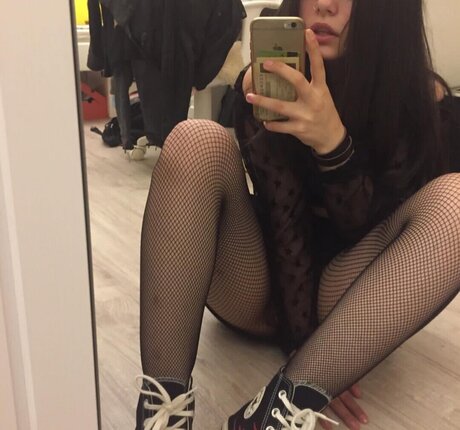 Alasti lekkinud OnlyFans-i pilt Pizzahubbbb