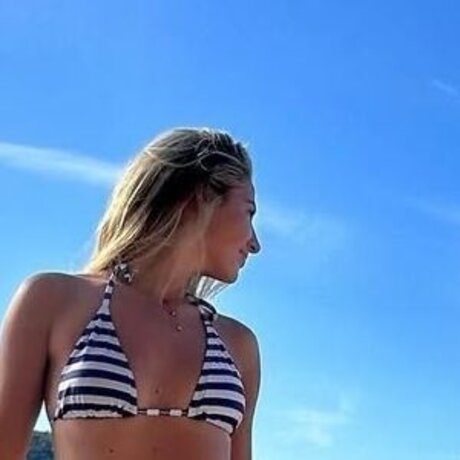 Naken lekkede OnlyFans-bilde av Emma Fernlund