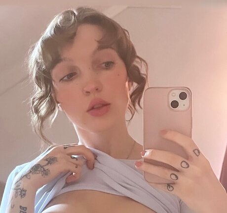 Alaston vuotanut OnlyFans-kuva Mia Morgan