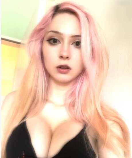 Nacktes geleaktes OnlyFans-Foto von Sickemoangel
