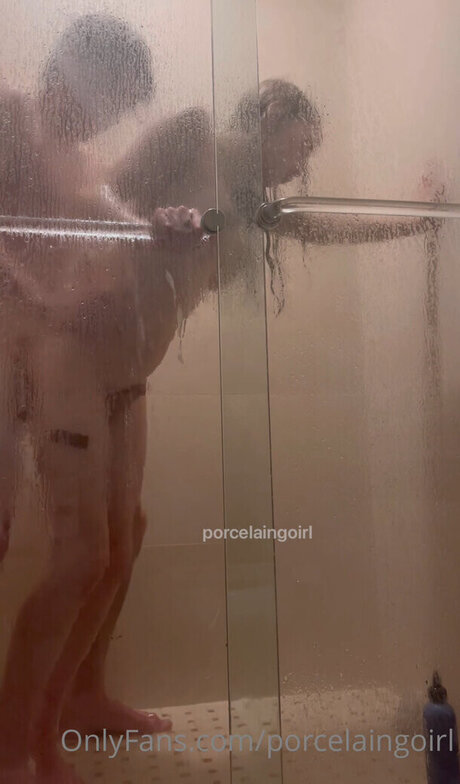 Naakte gelekte OnlyFans-foto van Porcelaingoirl