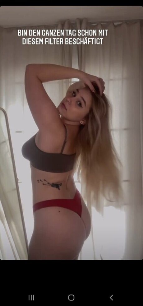 Foto nua vazada do OnlyFans de Viky Kid