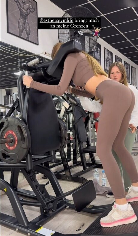 Alasti lekkinud OnlyFans-i pilt Lea Katharina Maria