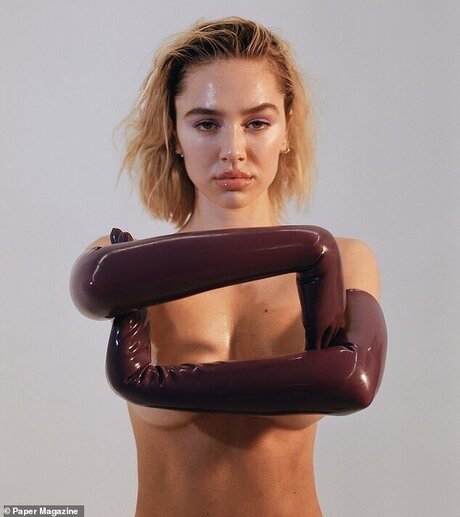 Delilah Hamlin