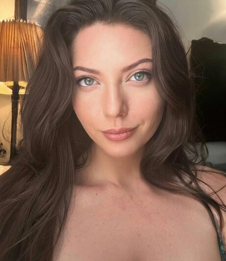 Naken lekkede OnlyFans-bilde av Theoreticalresearch