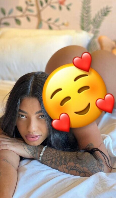 Thayna Telles