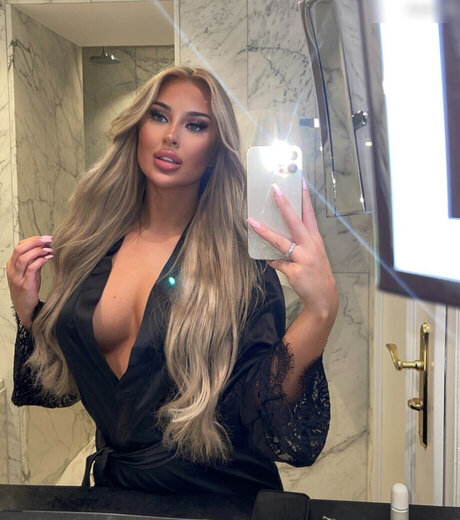 Naken läckt OnlyFans-bild av Lunaaalgs  Lunaaalgs