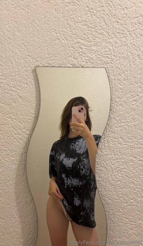 Nahá fotka uniklých OnlyFans od Lucy Mller