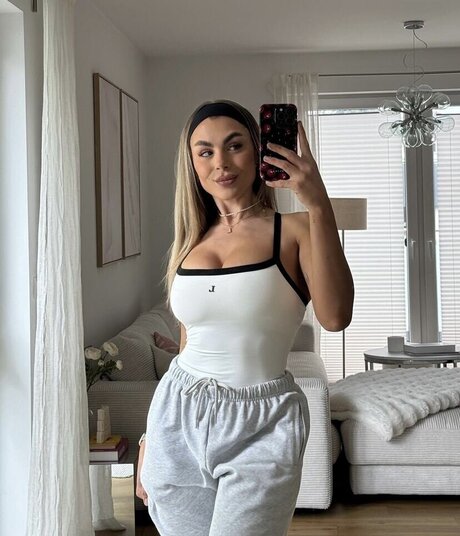 Nagie wyciekłe zdjęcie OnlyFans od Lenaknk