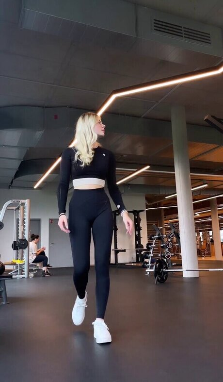 Naakte gelekte OnlyFans-foto van Vallixpauline