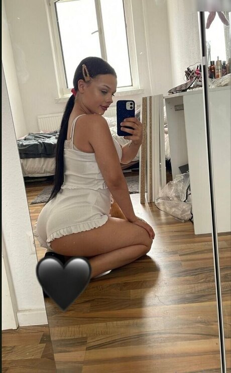 Lara Bttn