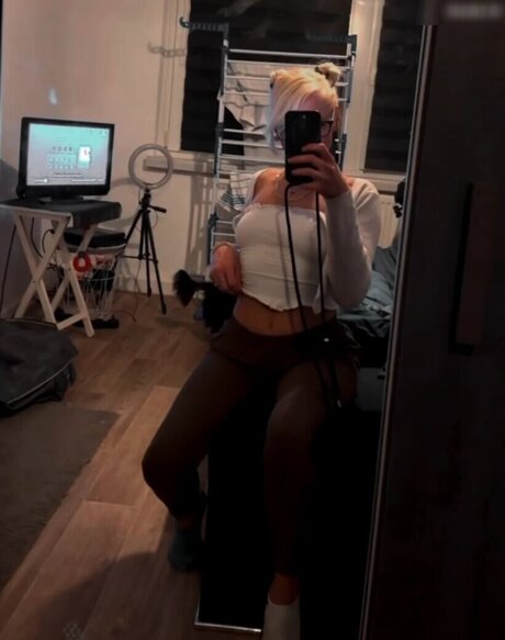 Naakte gelekte OnlyFans-foto van Redpearl