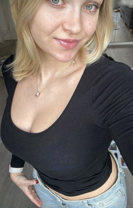 Naken läckt OnlyFans-bild av Vdsolivia