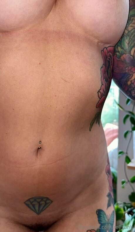 Nahá fotka uniklých OnlyFans od Risa Marie