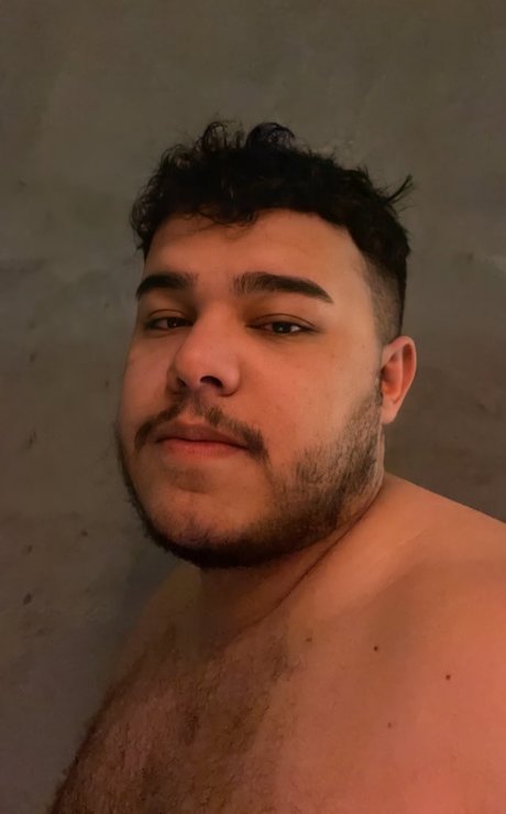 Alaston vuotanut OnlyFans-kuva Laun Out Context