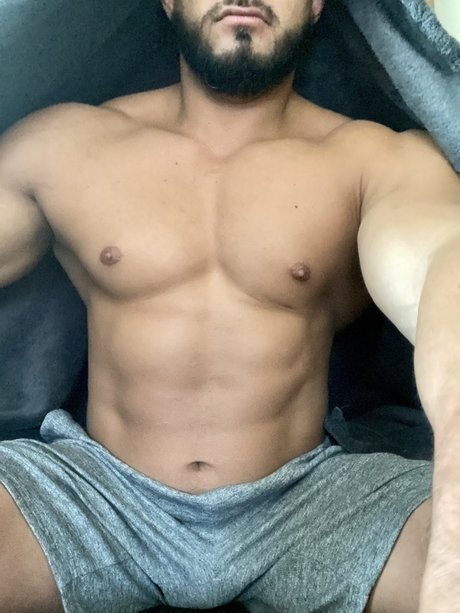 Naken läckt OnlyFans-bild av Latinmuscles