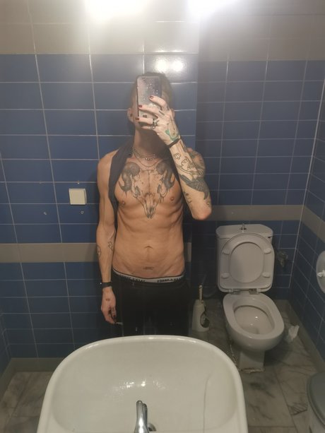 Naken läckt OnlyFans-bild av Odin Thams