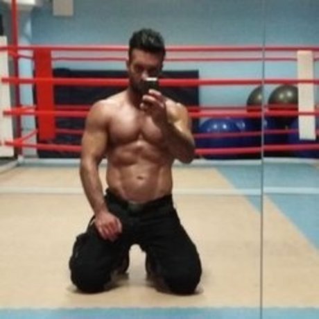 Alaston vuotanut OnlyFans-kuva Larry Steel
