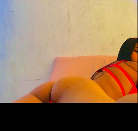 Foto nua vazada do OnlyFans de Laura