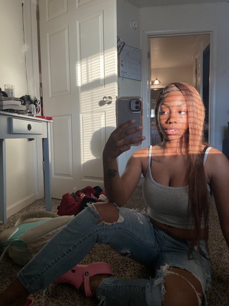 Foto nua vazada do OnlyFans de Lai