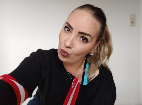 Alaston vuotanut OnlyFans-kuva  Lady Elisabeth 