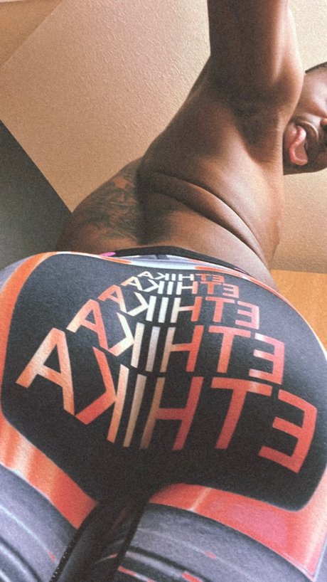 Alasti lekkinud OnlyFans-i pilt Dante