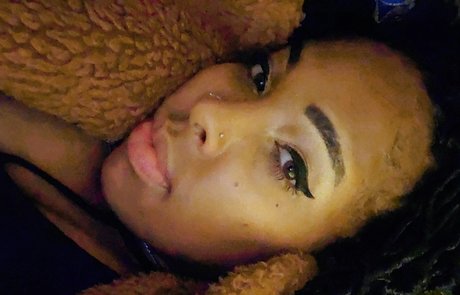 Naken läckt OnlyFans-bild av Lacey Hijab