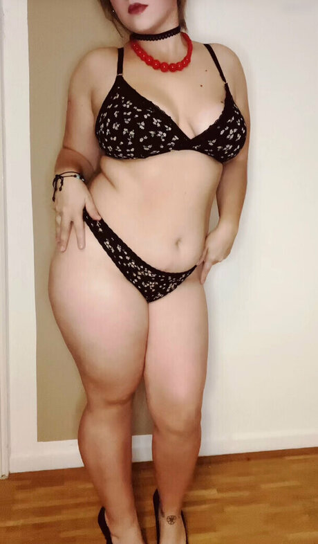 Naken lekkede OnlyFans-bilde av Angelng