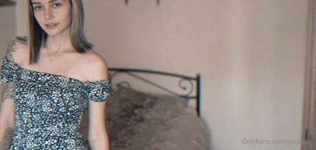 Eva_oopsy