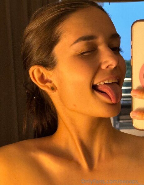 Eva_oopsy