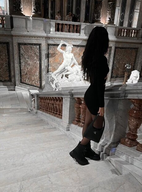 Alaston vuotanut OnlyFans-kuva Larafina