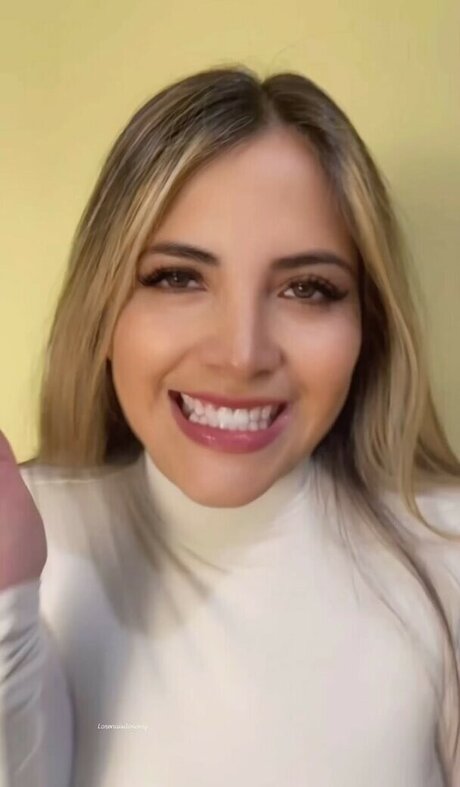 Lorena Is Dancing