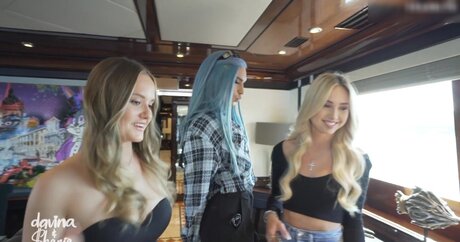 Nahá fotka uniklých OnlyFans od Davina Geiss
