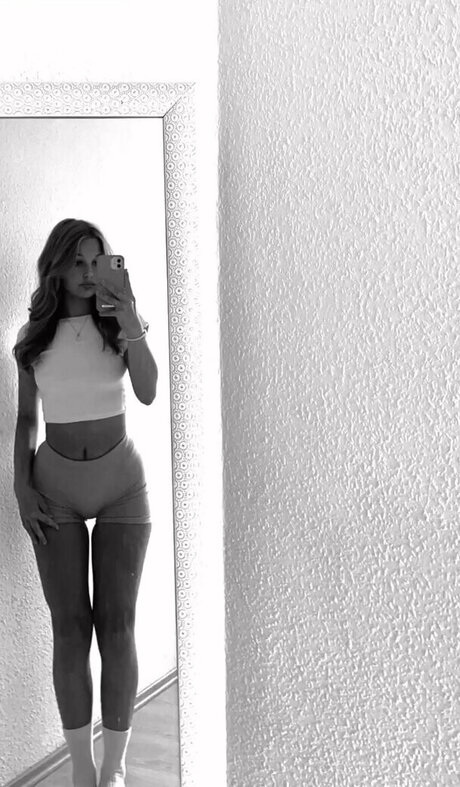 Marielbs OnlyFans 유출 누드 사진